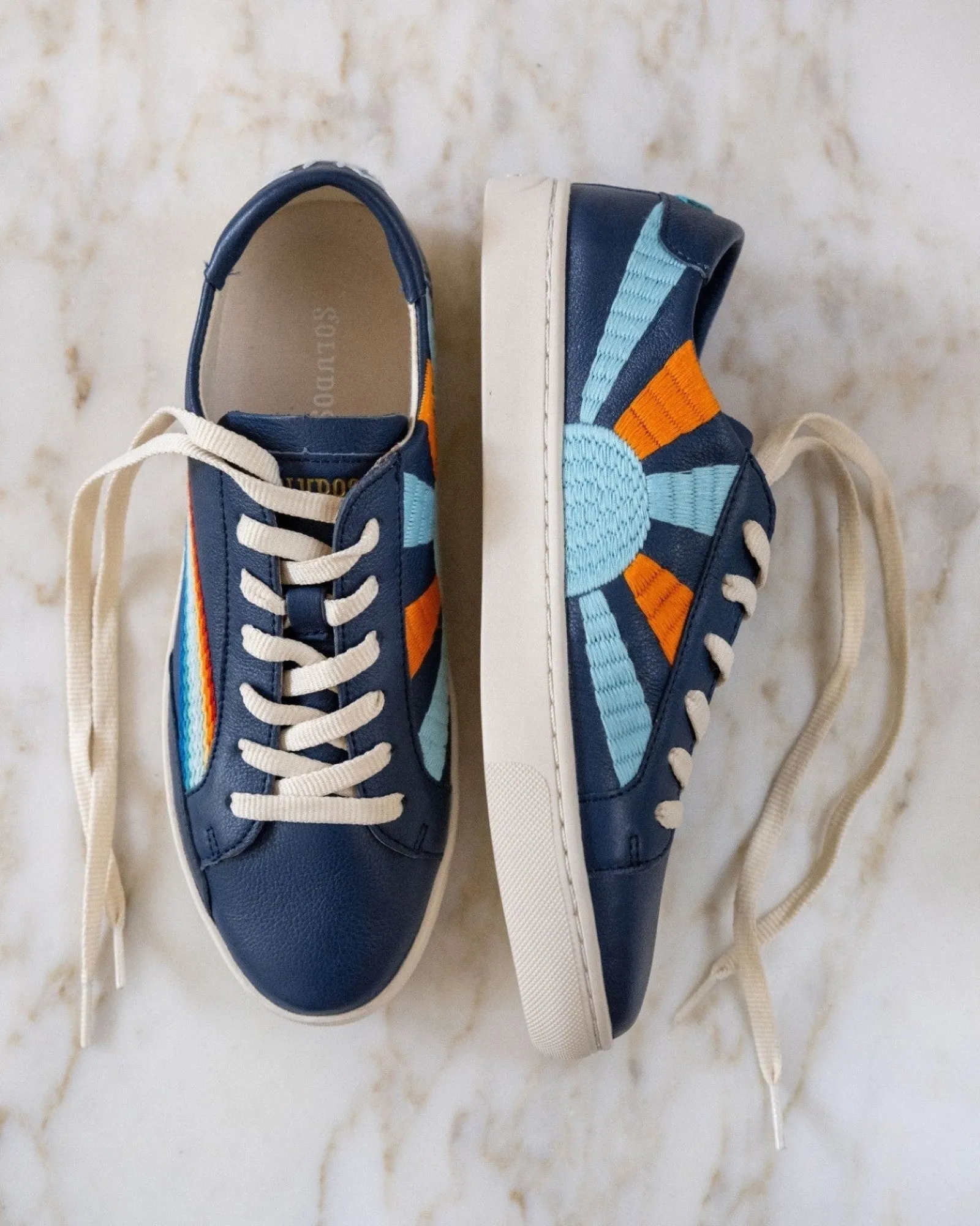 Womens_Sneakers_The Ibiza_Embroidery_Marine Blue - Rainbow Wave
